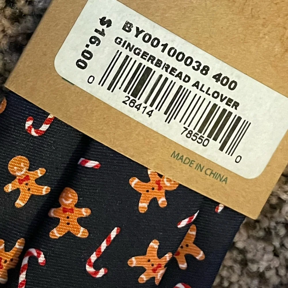 Boys wembley gingerbread and candy cane tie, nwt